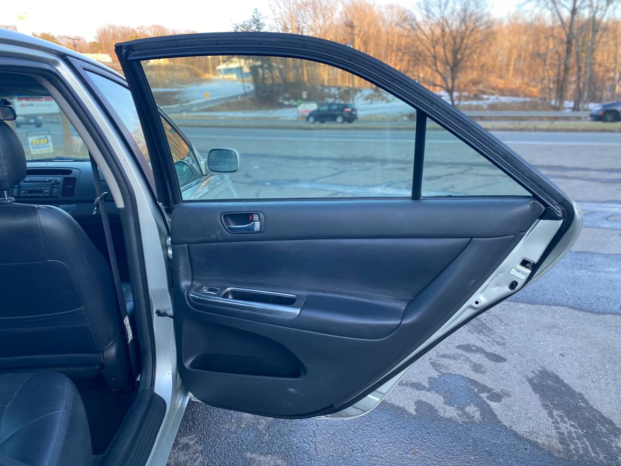 Toyota Camry XLE 4D Sedan 2002