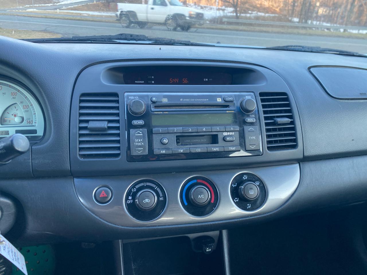 Toyota Camry XLE 4D Sedan 2002