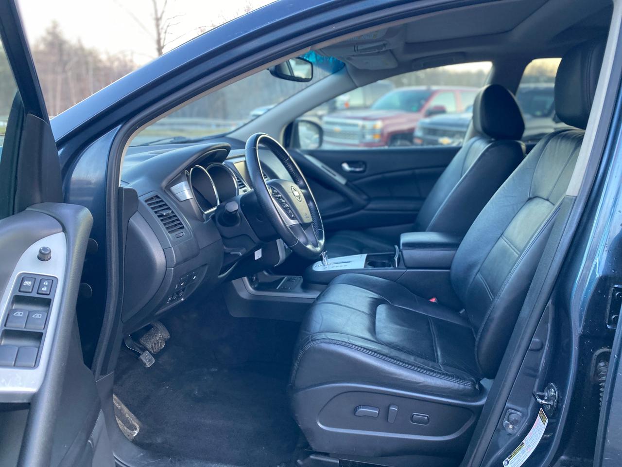 Nissan Murano S AWD 2011