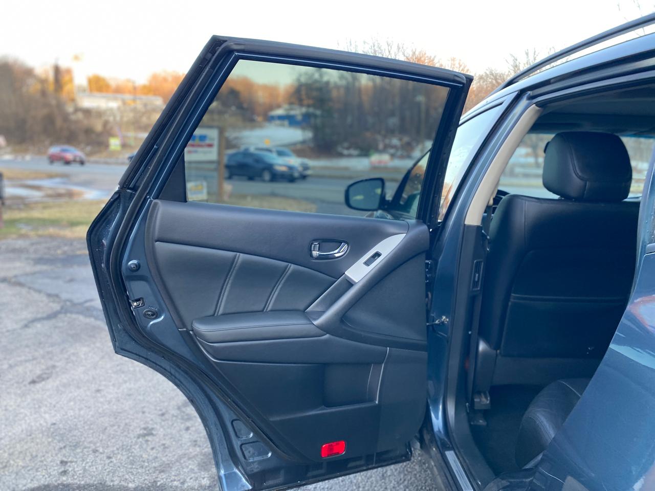 Nissan Murano S AWD 2011