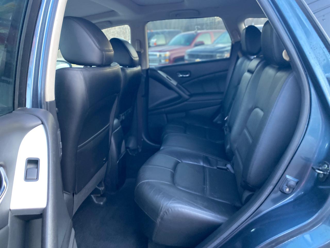 Nissan Murano S AWD 2011