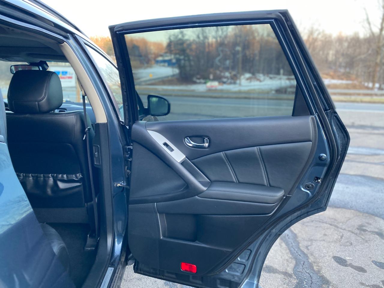 Nissan Murano S AWD 2011