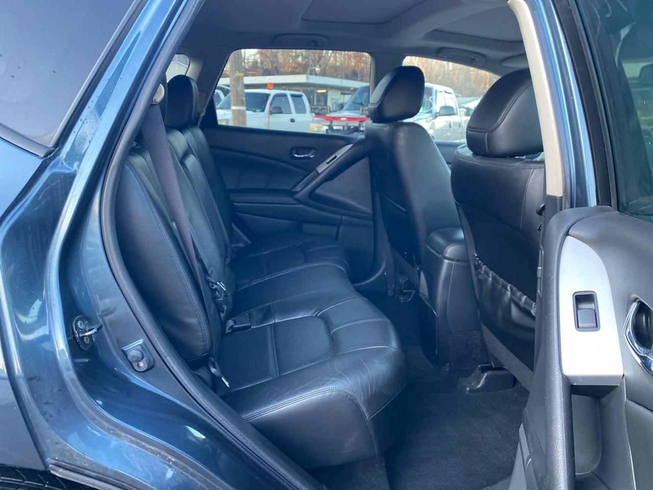 Nissan Murano S AWD 2011