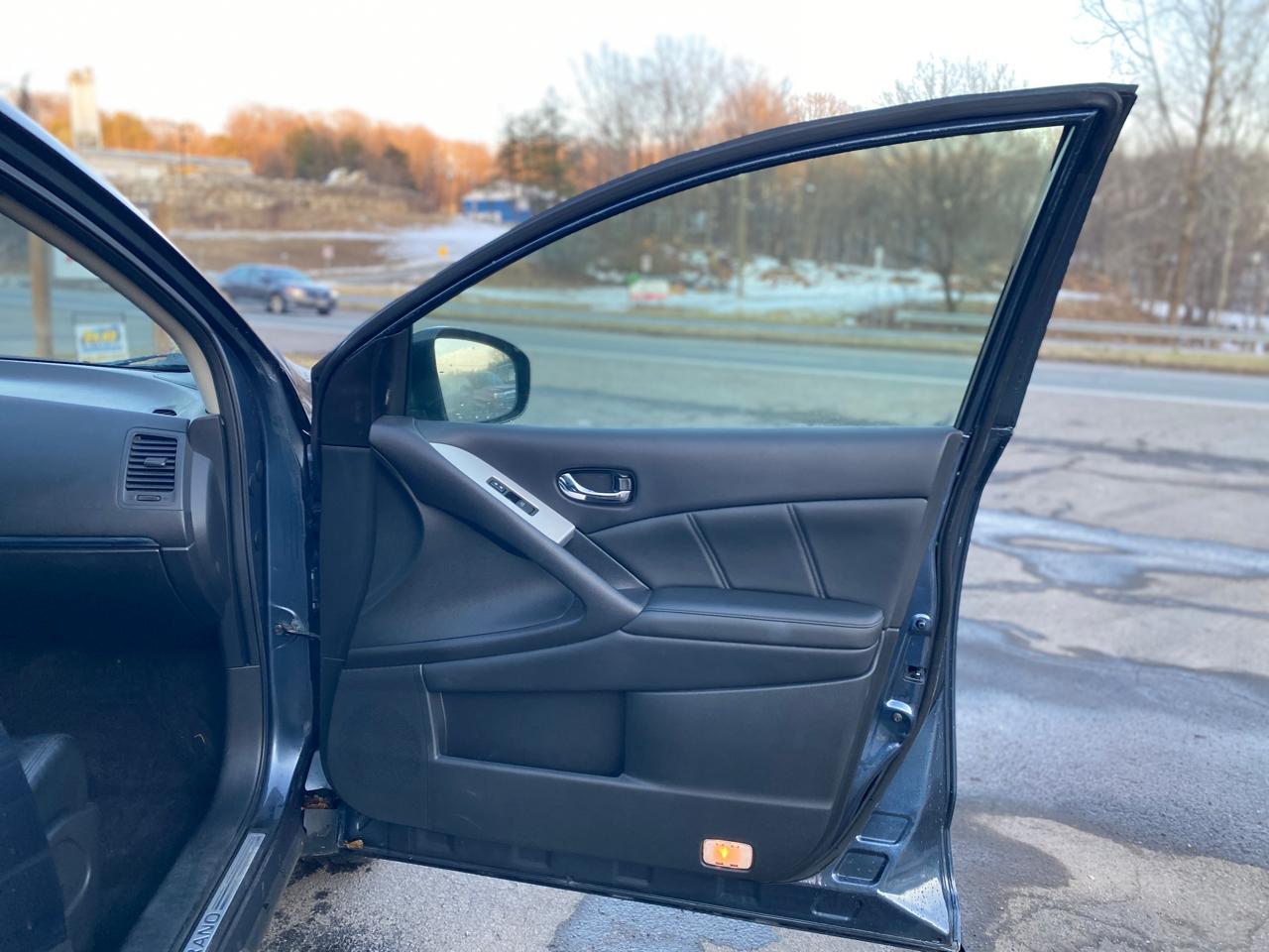 Nissan Murano S AWD 2011