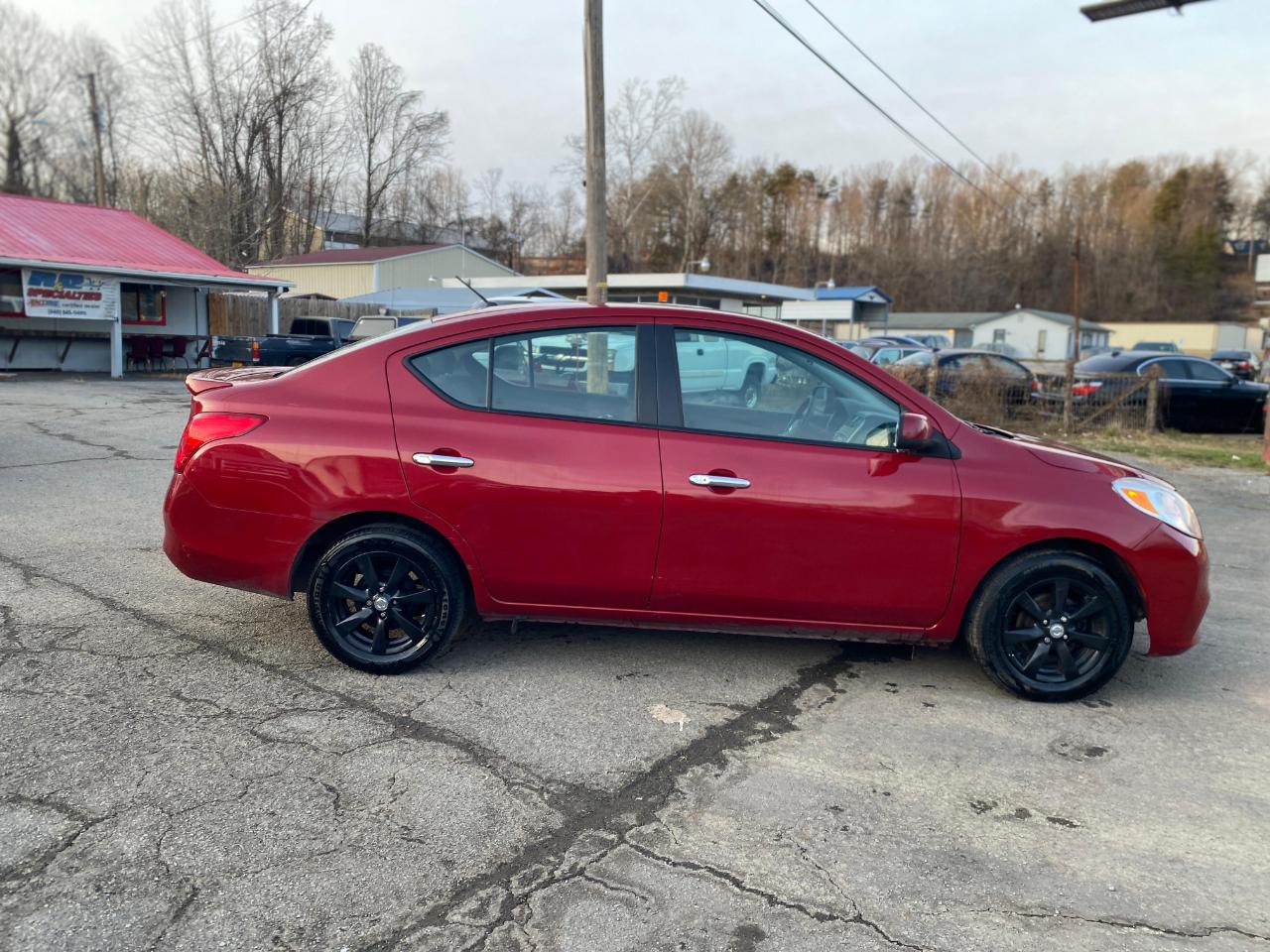 Nissan Versa 1.6 S 4A 2013