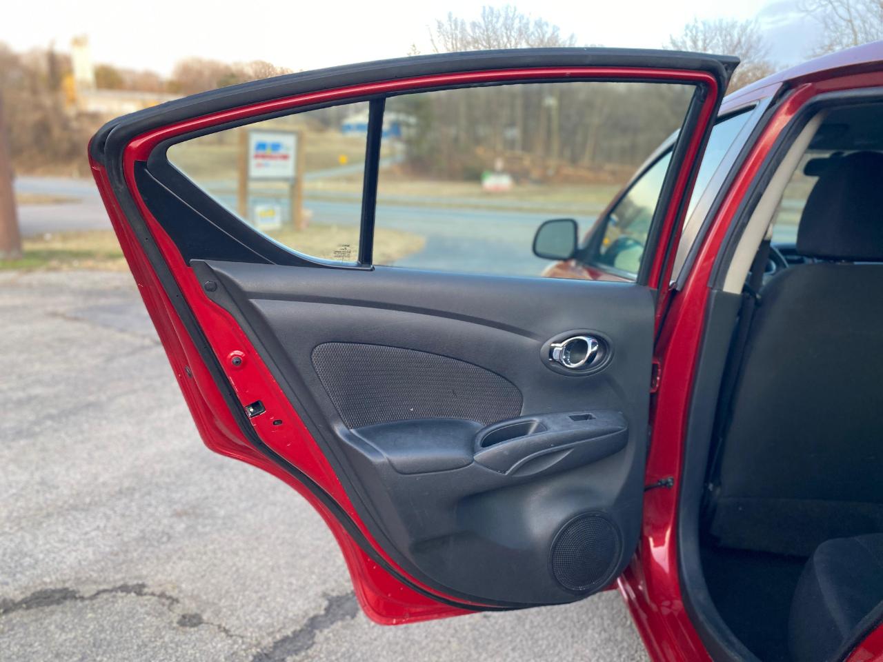 Nissan Versa 1.6 S 4A 2013