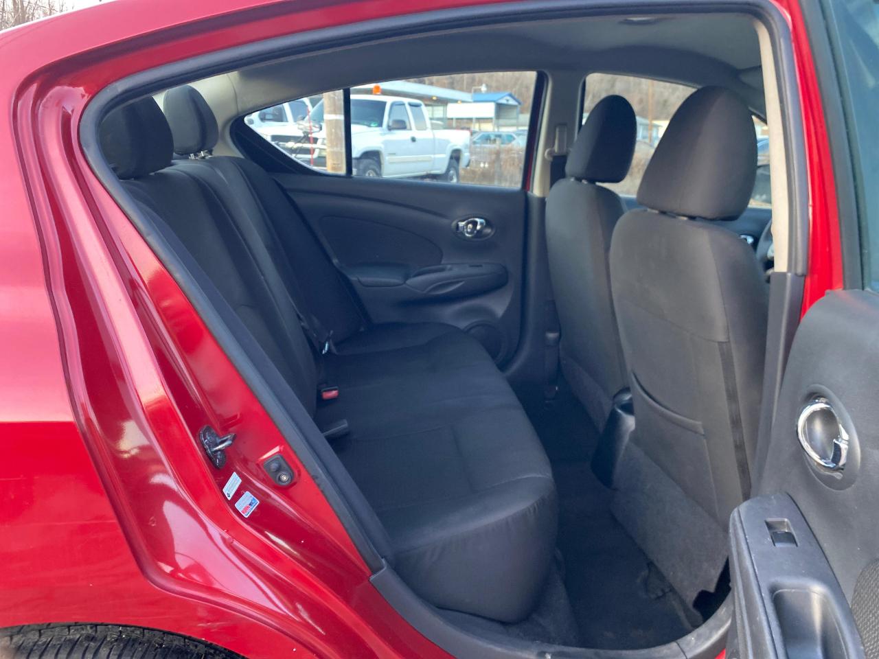 Nissan Versa 1.6 S 4A 2013