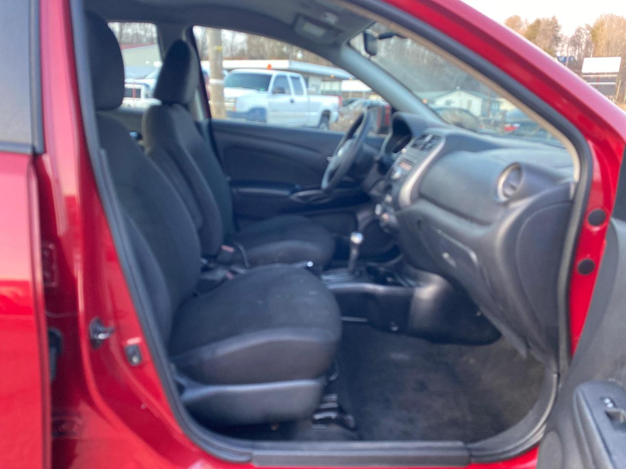 Nissan Versa 1.6 S 4A 2013