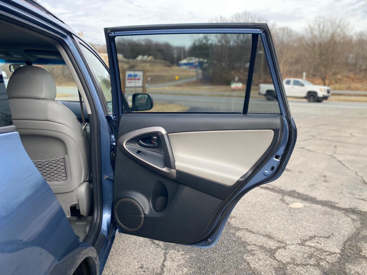 Toyota RAV4 Limited V6 4WD 2007