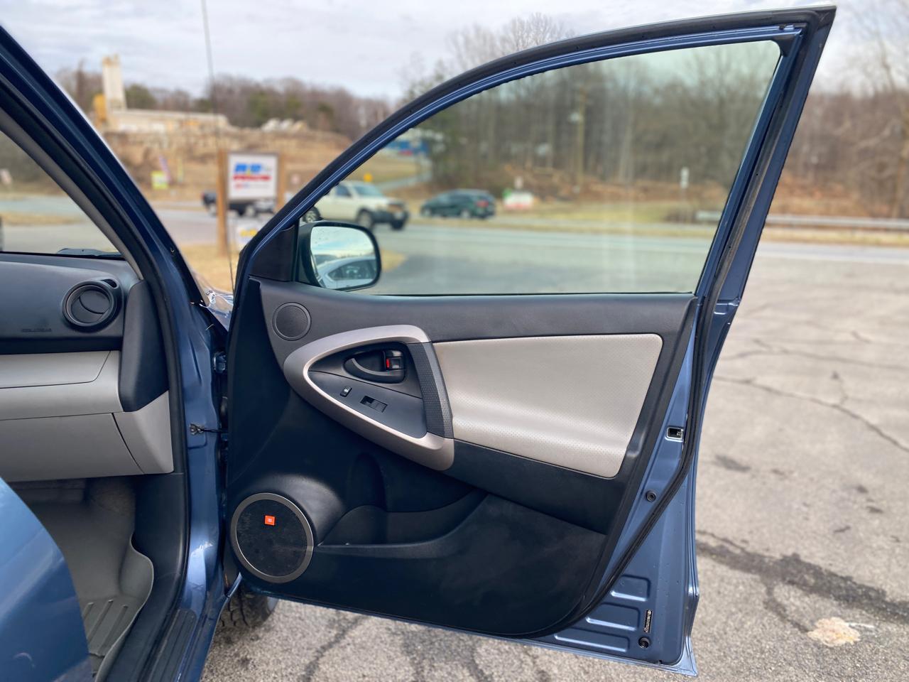 Toyota RAV4 Limited V6 4WD 2007