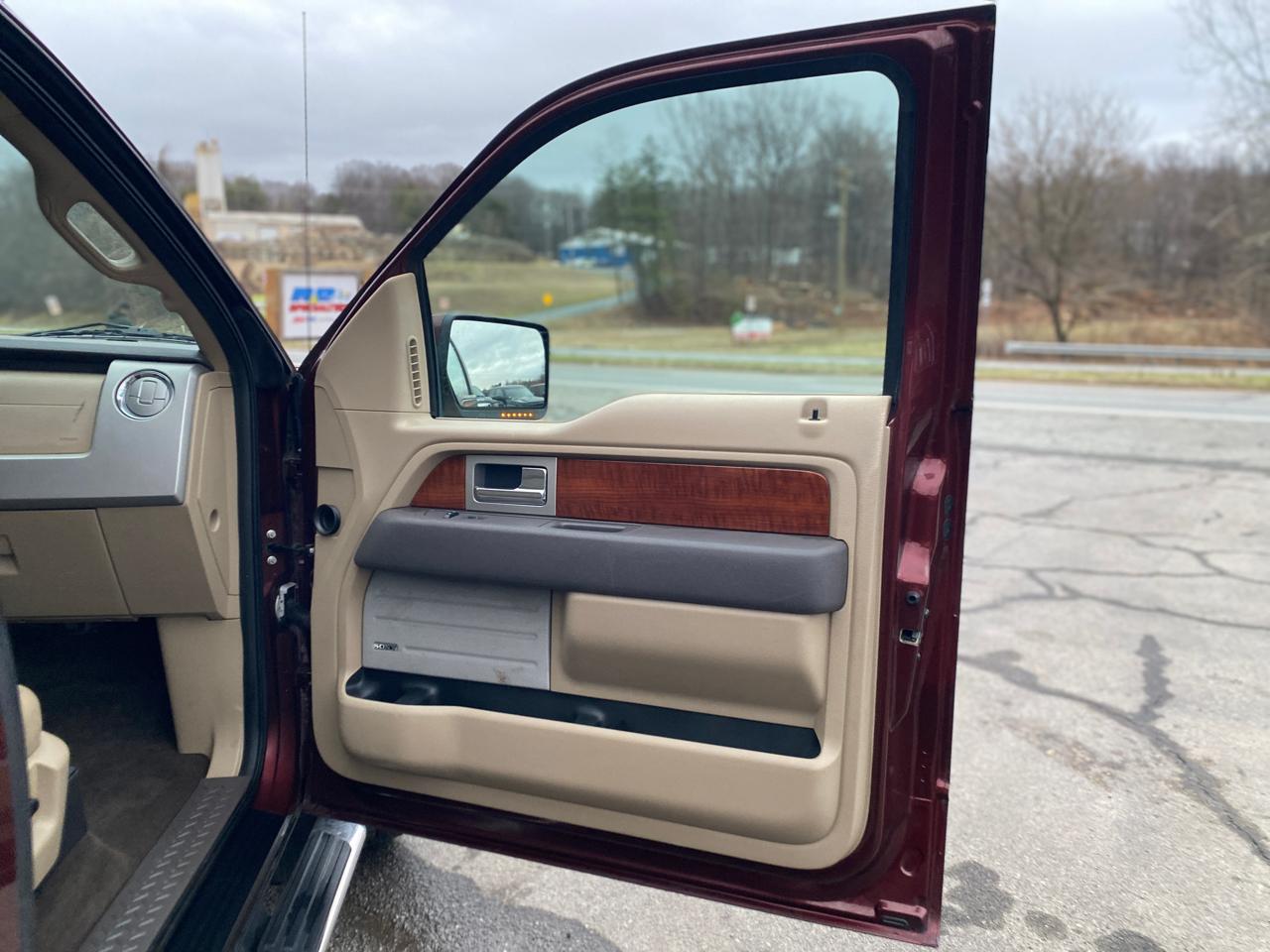 Ford F-150 4WD SuperCrew 157" Lariat w/HD Payload Pkg 2010