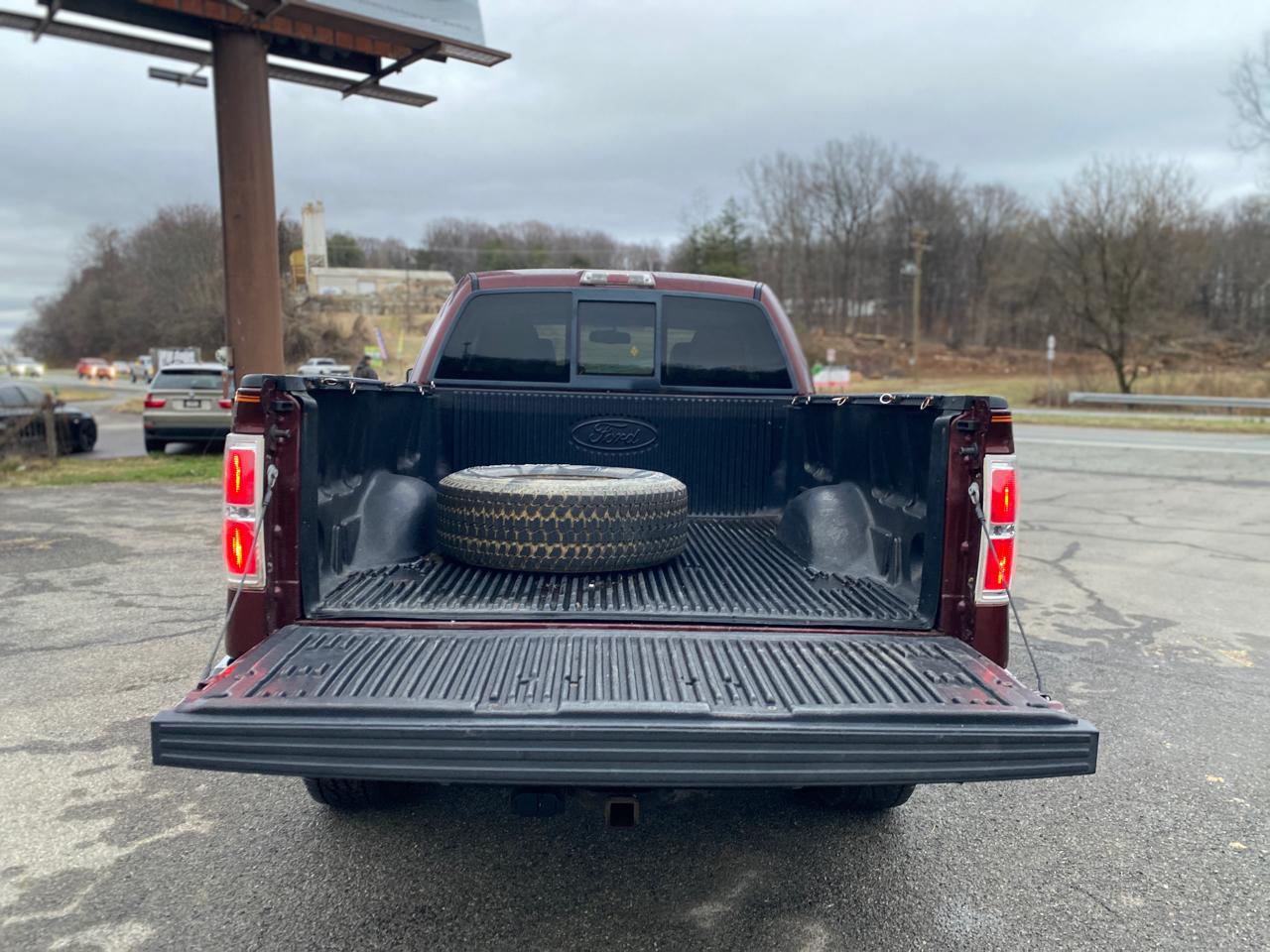 Ford F-150 4WD SuperCrew 157" Lariat w/HD Payload Pkg 2010