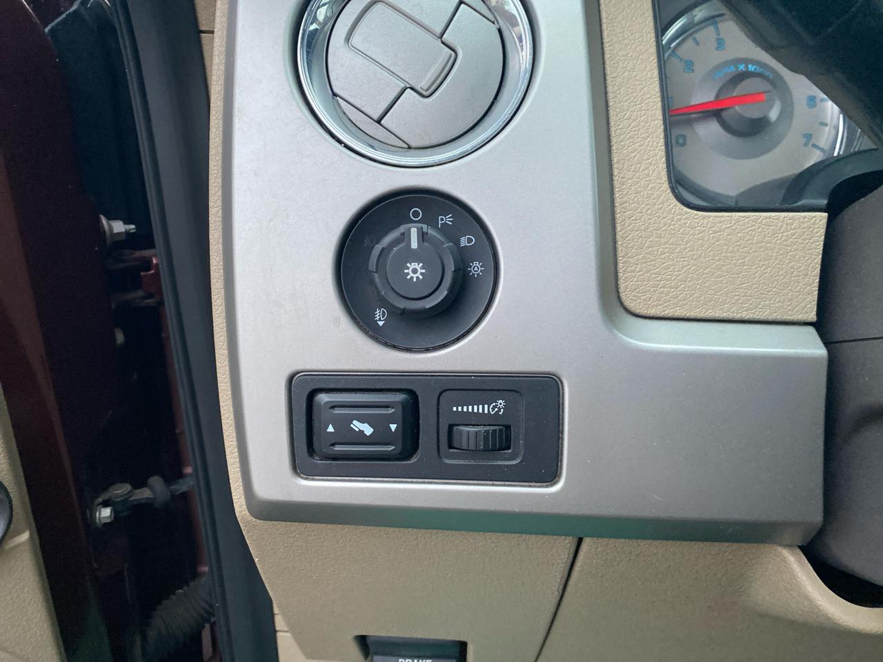 Ford F-150 4WD SuperCrew 157" Lariat w/HD Payload Pkg 2010