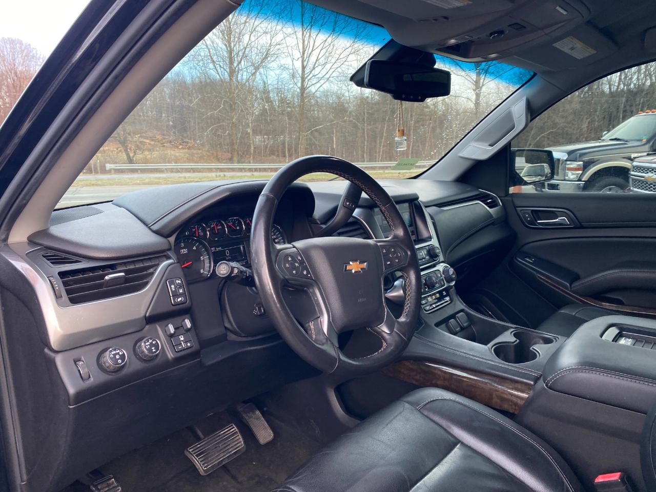 Chevrolet Suburban LT 1500 4WD 2015