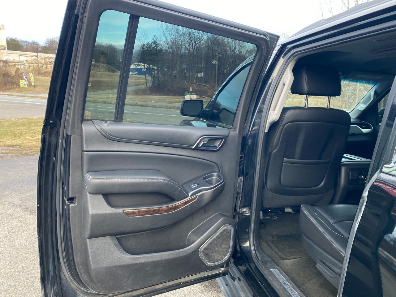 Chevrolet Suburban LT 1500 4WD 2015