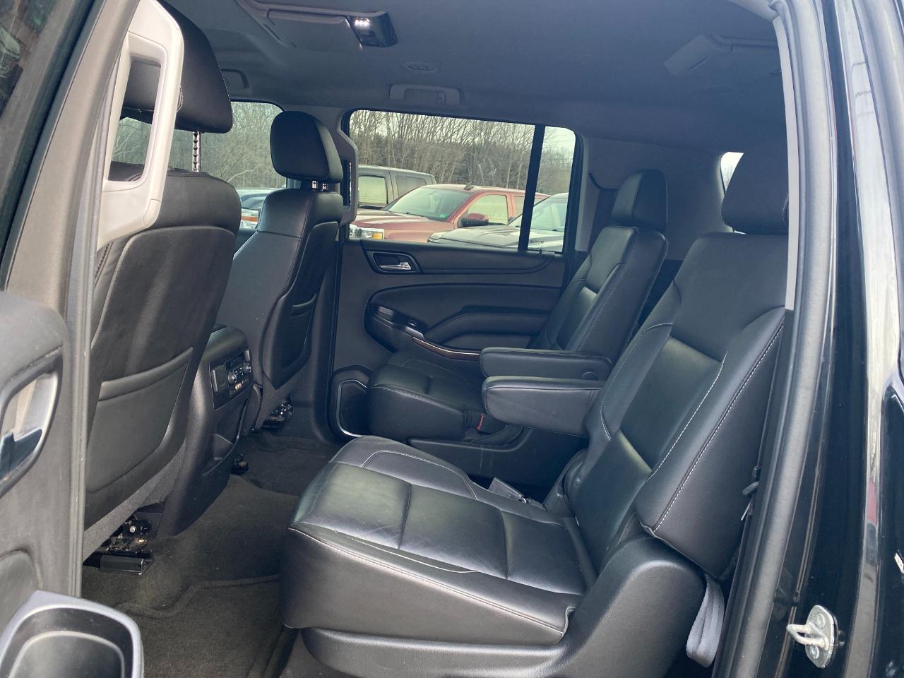 Chevrolet Suburban LT 1500 4WD 2015