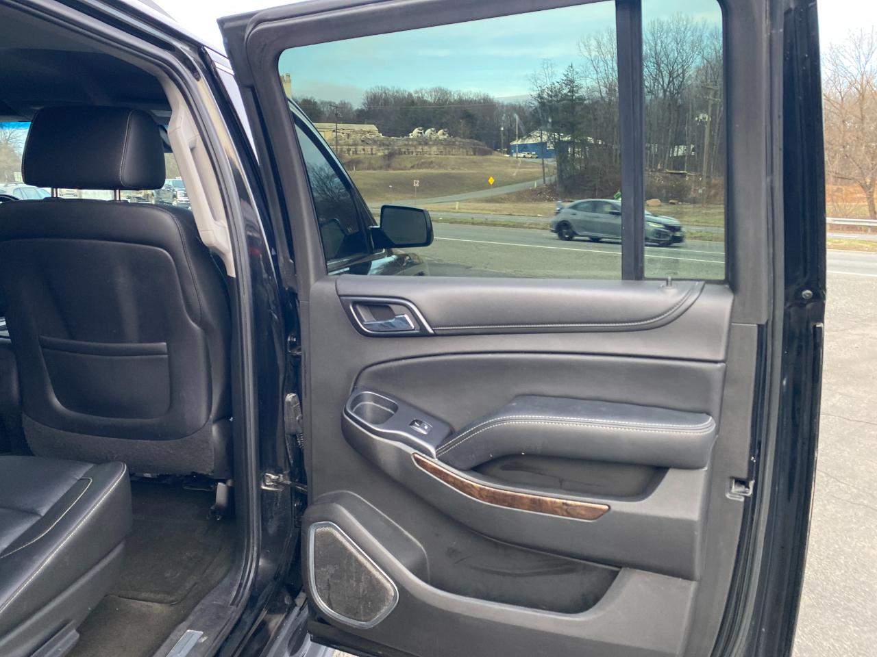 Chevrolet Suburban LT 1500 4WD 2015
