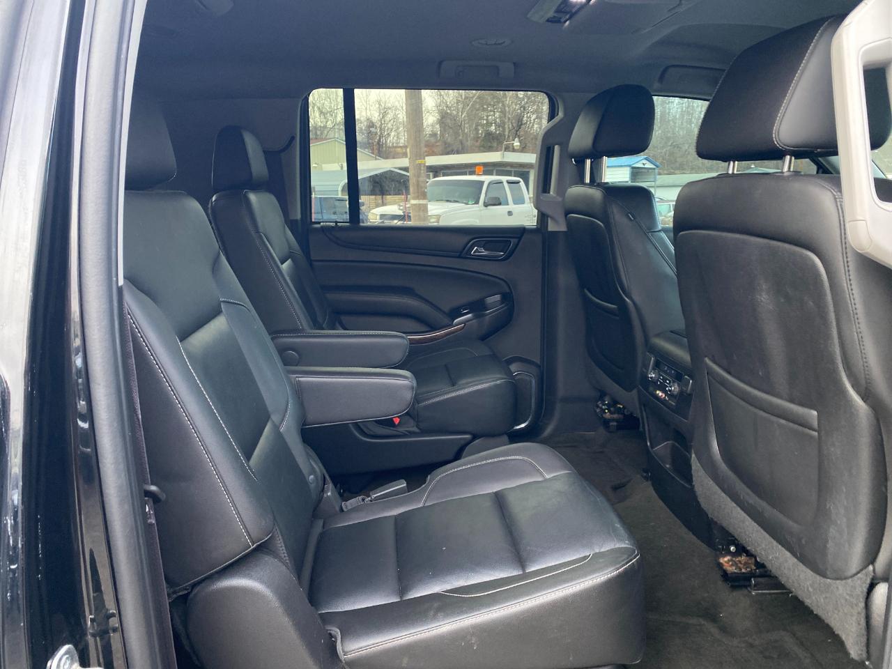 Chevrolet Suburban LT 1500 4WD 2015