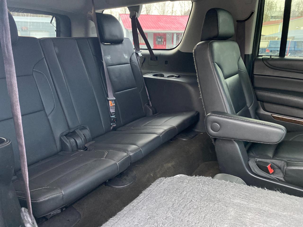 Chevrolet Suburban LT 1500 4WD 2015