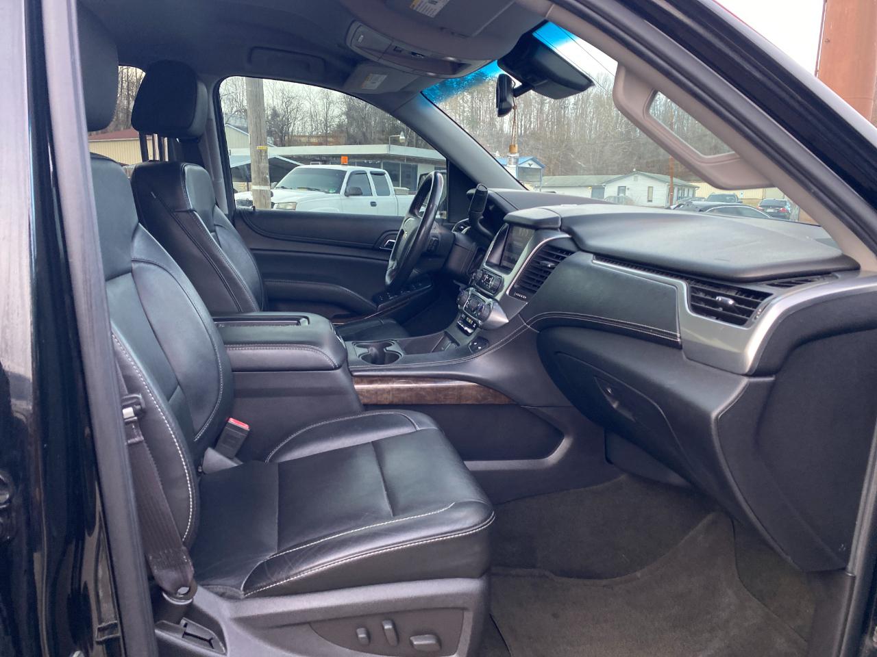 Chevrolet Suburban LT 1500 4WD 2015