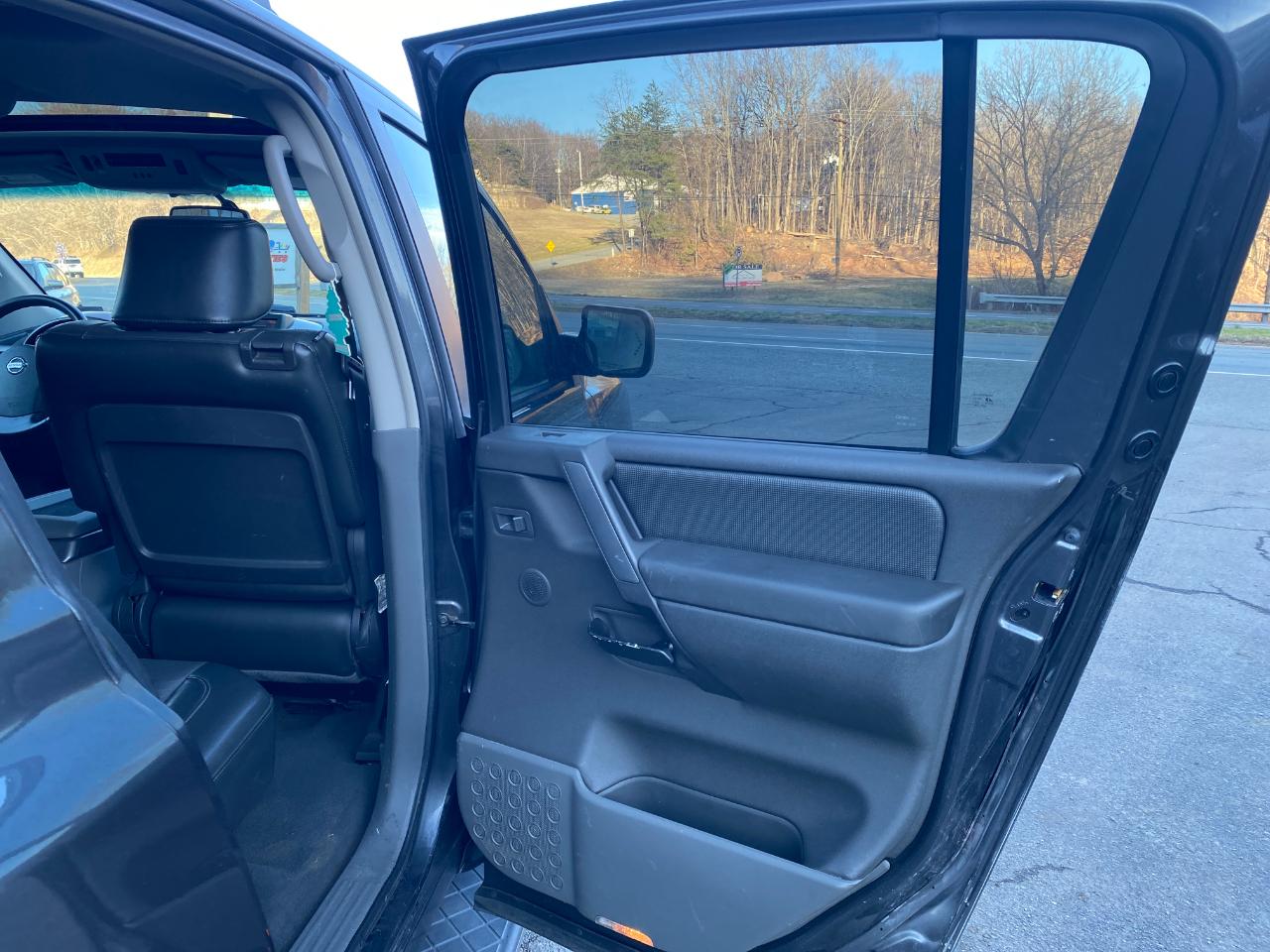 Nissan Armada LE 4WD 2007