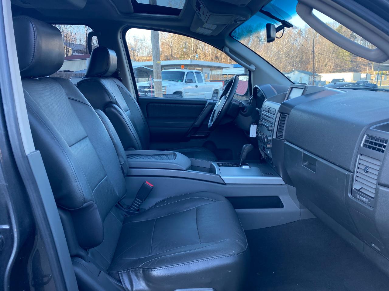 Nissan Armada LE 4WD 2007