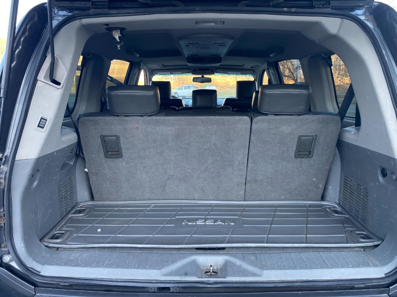 Nissan Armada LE 4WD 2007