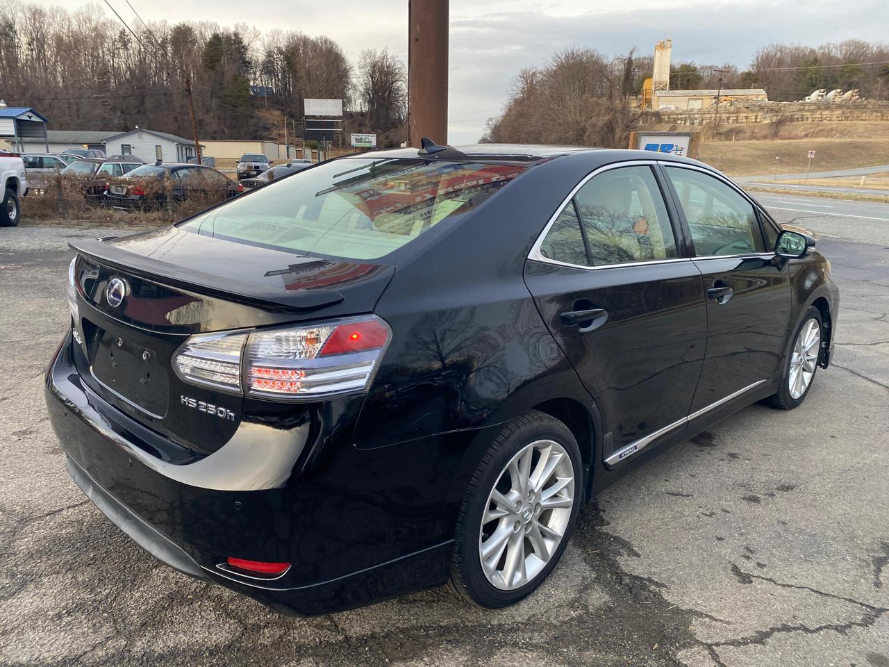 Lexus HS 250h Sedan 2010