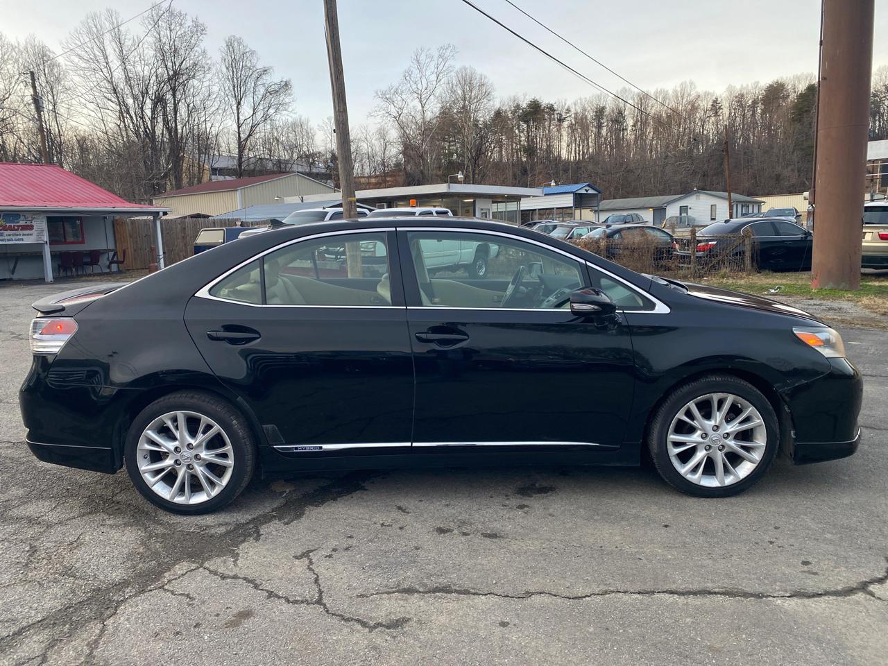 Lexus HS 250h Sedan 2010