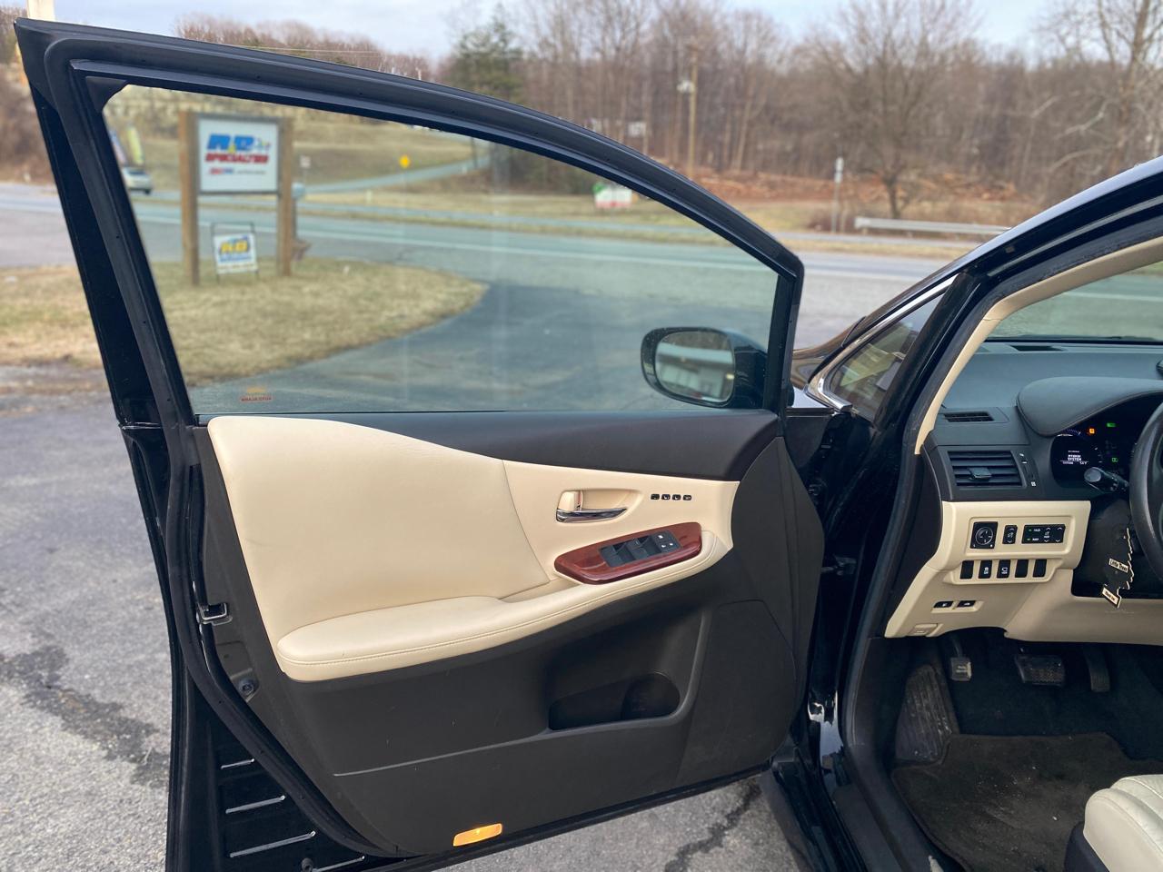 Lexus HS 250h Sedan 2010