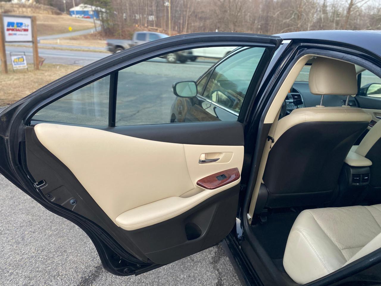 Lexus HS 250h Sedan 2010