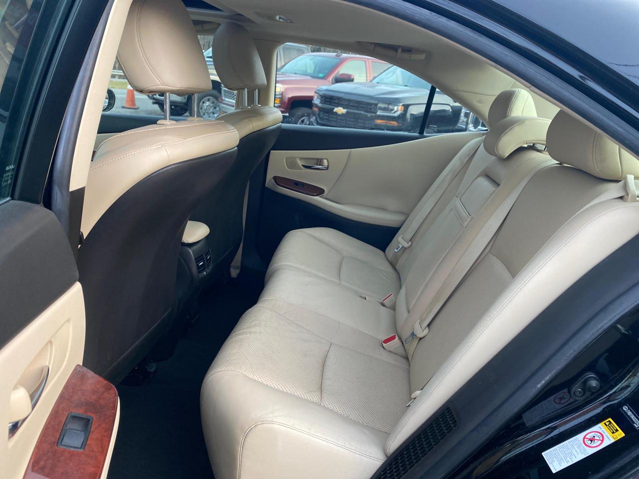 Lexus HS 250h Sedan 2010