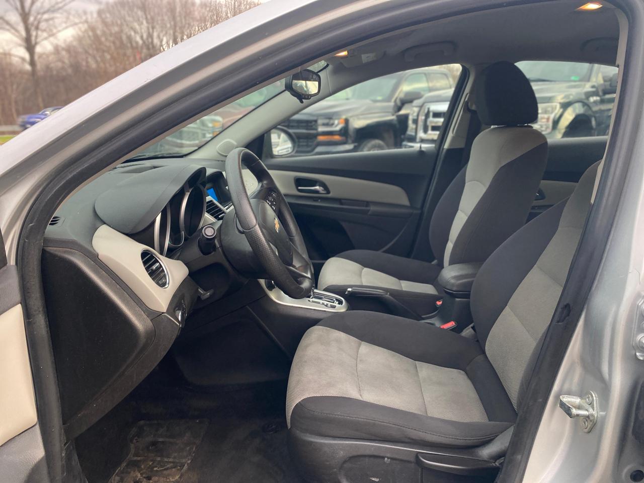 Chevrolet Cruze LS Auto 2014