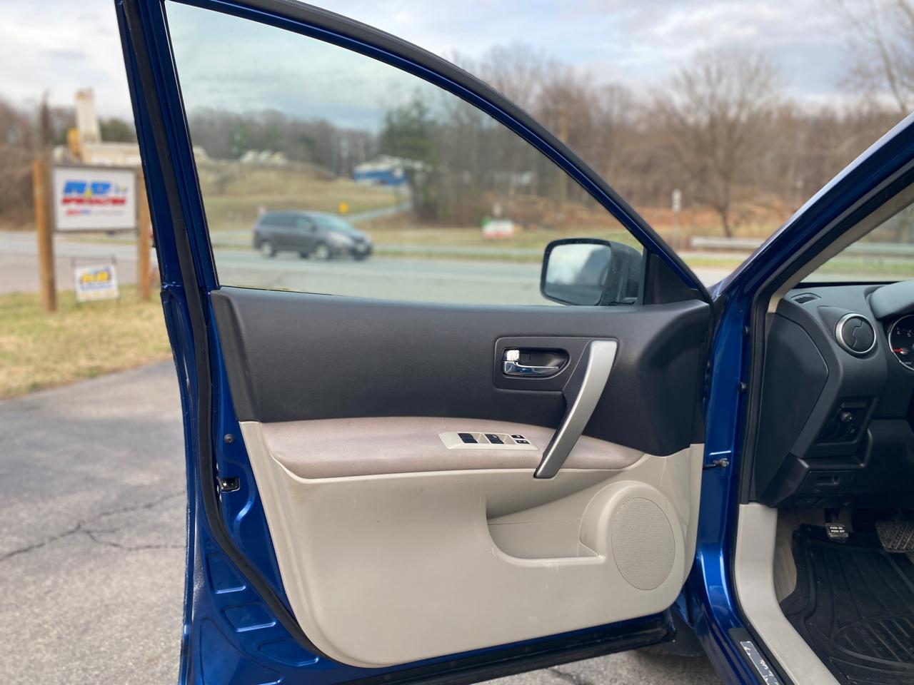 Nissan Rogue FWD S 2009