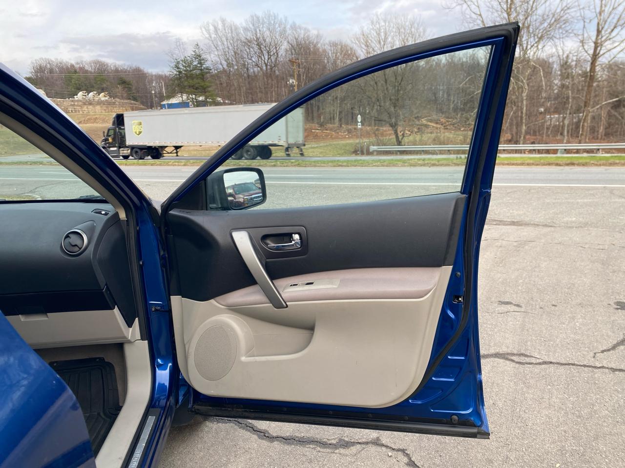 Nissan Rogue FWD S 2009