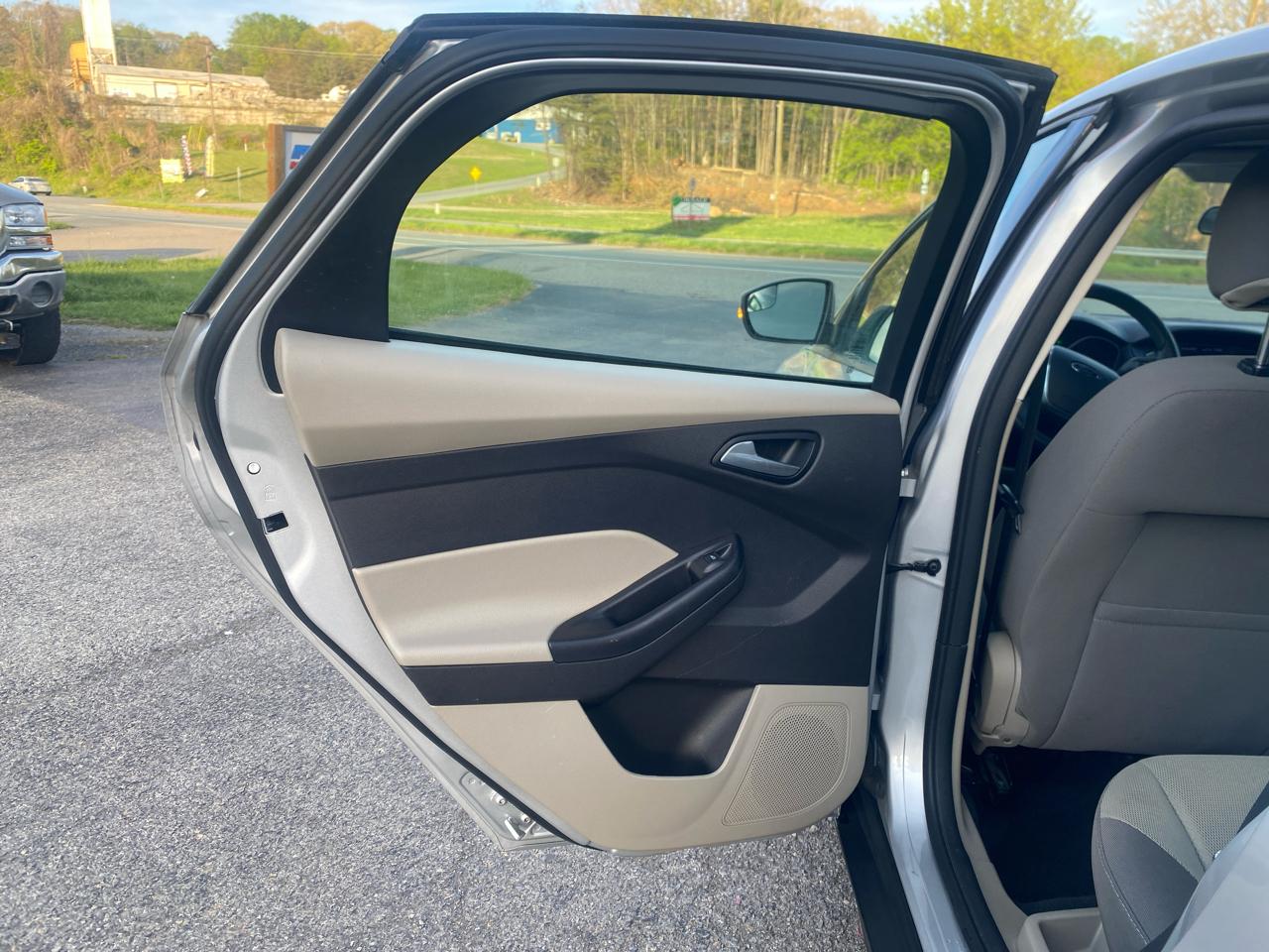 Ford Focus SE Hatch 2013