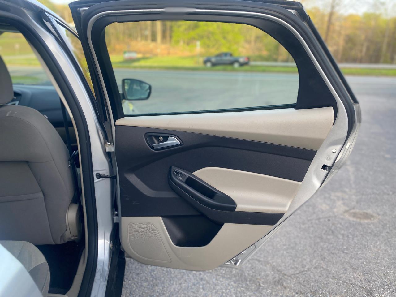 Ford Focus SE Hatch 2013