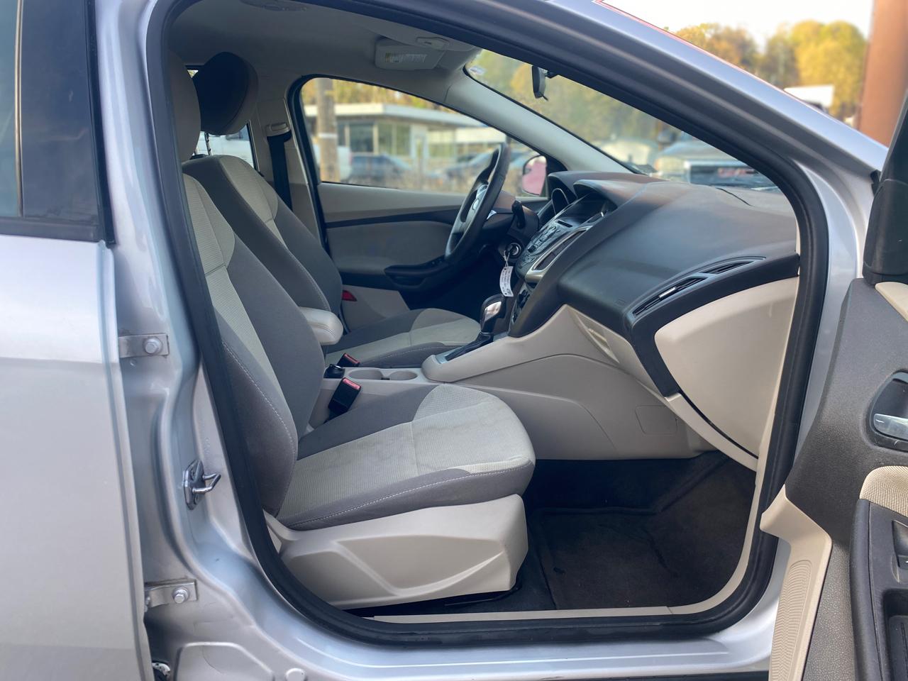 Ford Focus SE Hatch 2013