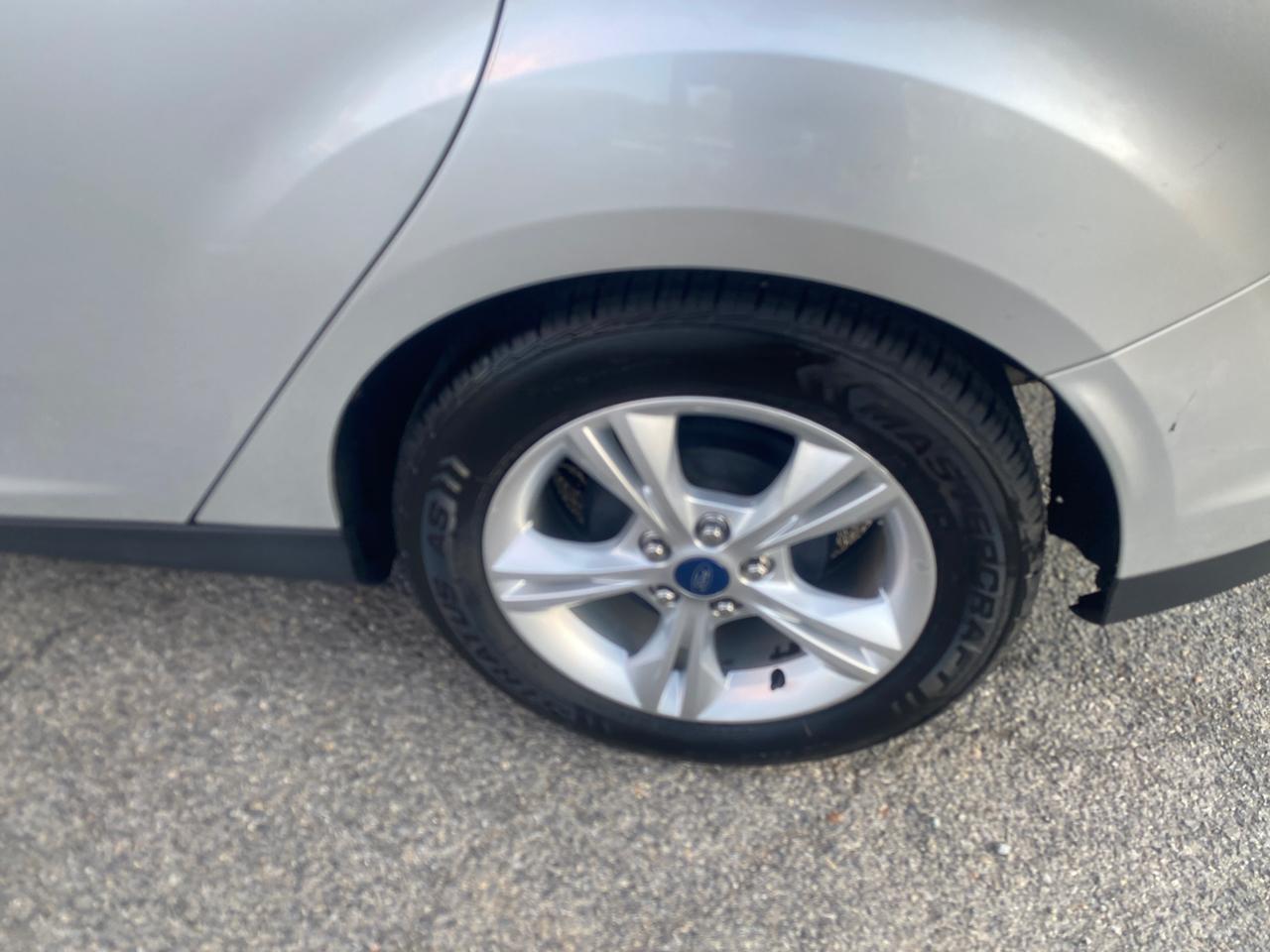 Ford Focus SE Hatch 2013