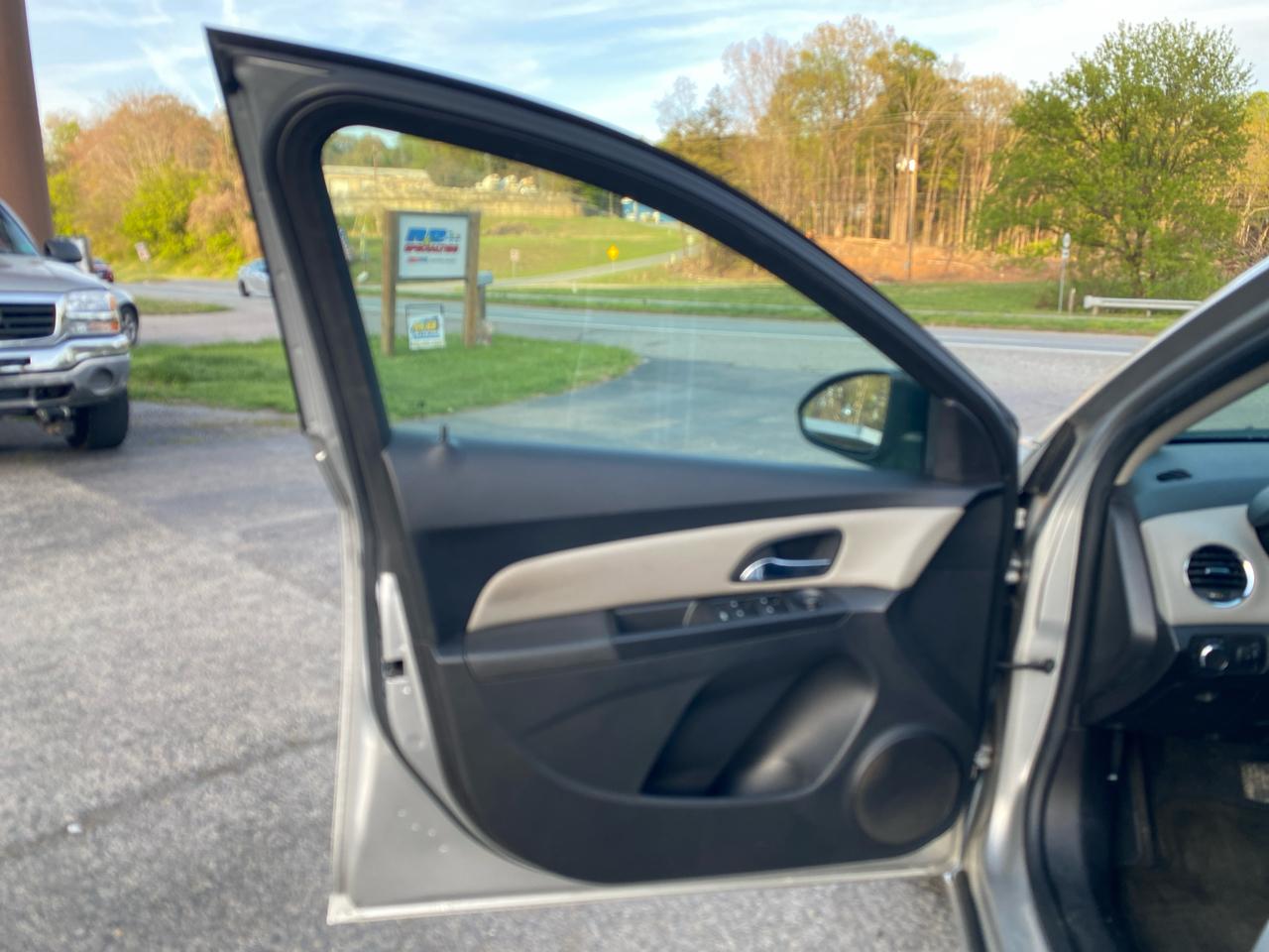 Chevrolet Cruze LS Auto 2014