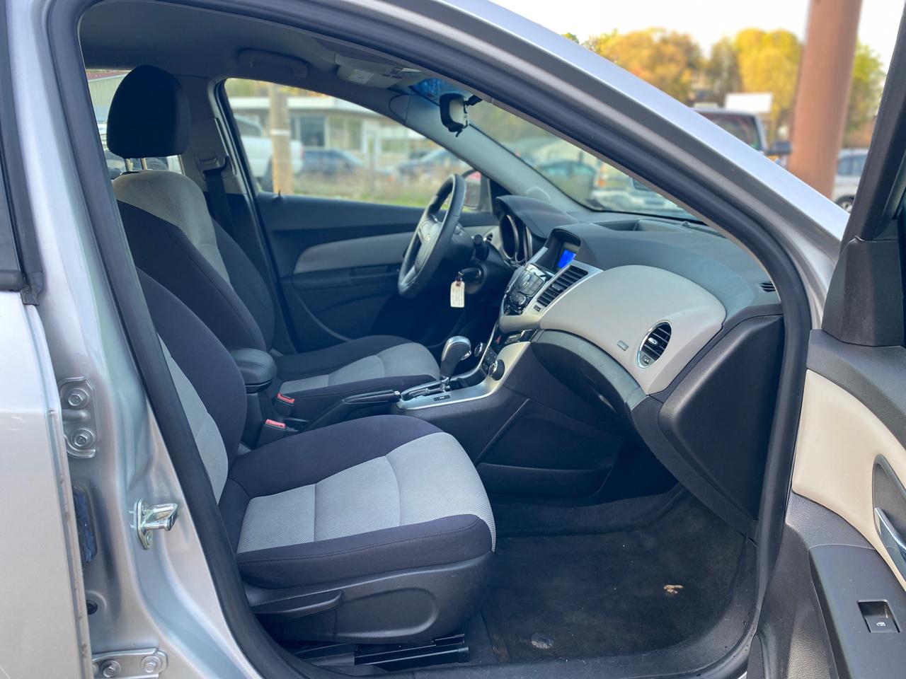 Chevrolet Cruze LS Auto 2014