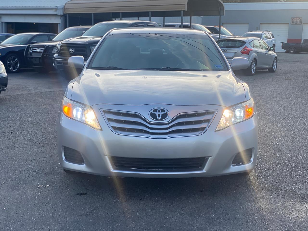 Toyota Camry Base 6-Spd AT 2011