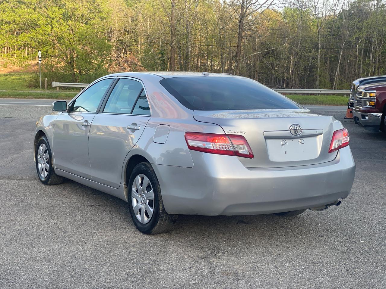 Toyota Camry Base 6-Spd AT 2011