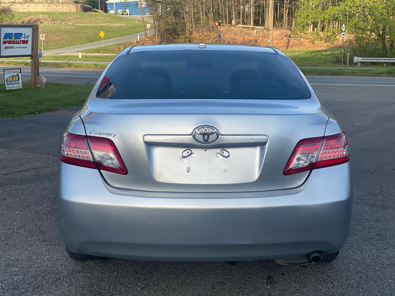 Toyota Camry Base 6-Spd AT 2011