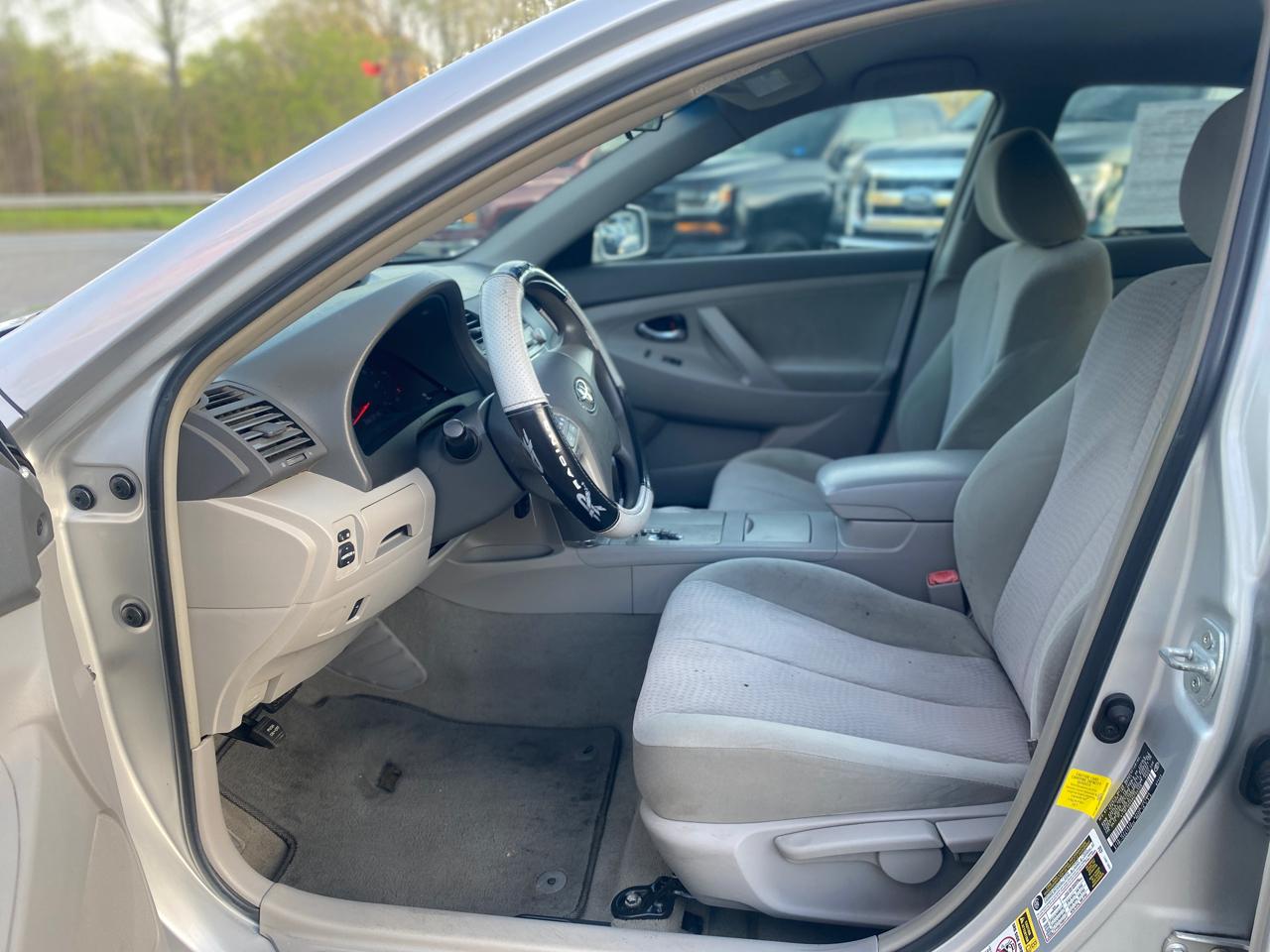 Toyota Camry Base 6-Spd AT 2011