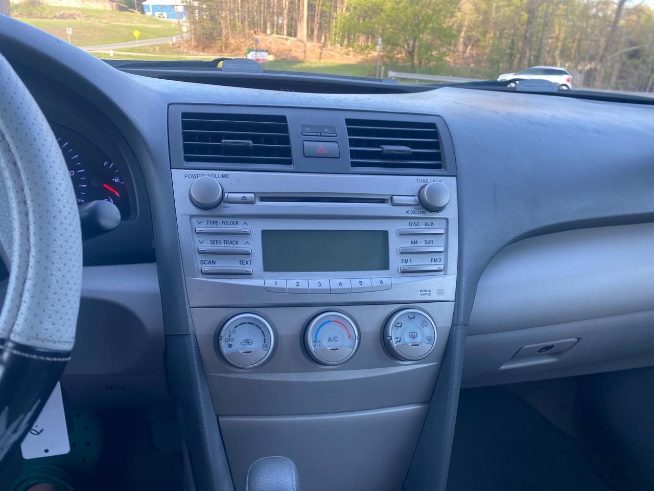 Toyota Camry Base 6-Spd AT 2011