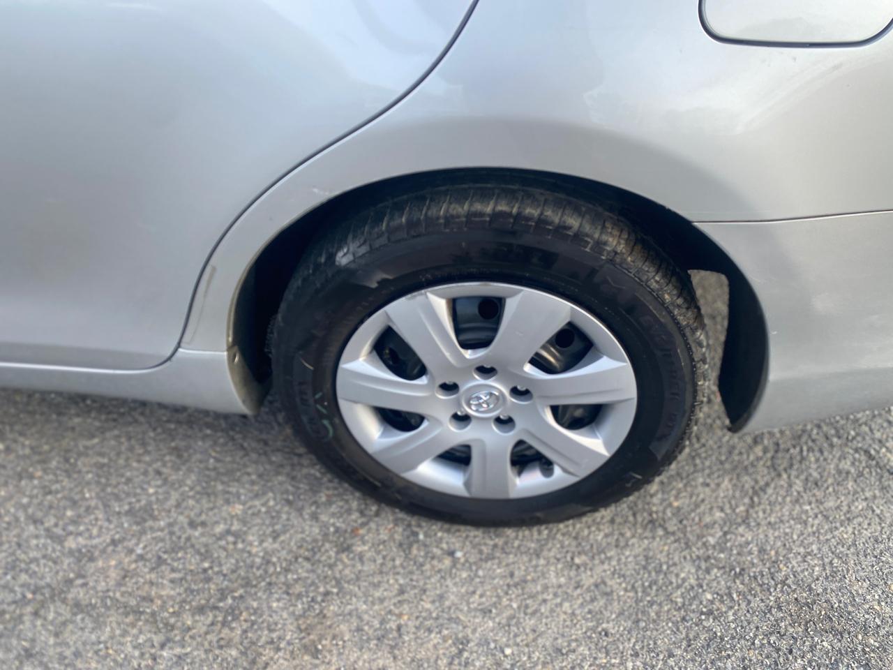 Toyota Camry Base 6-Spd AT 2011