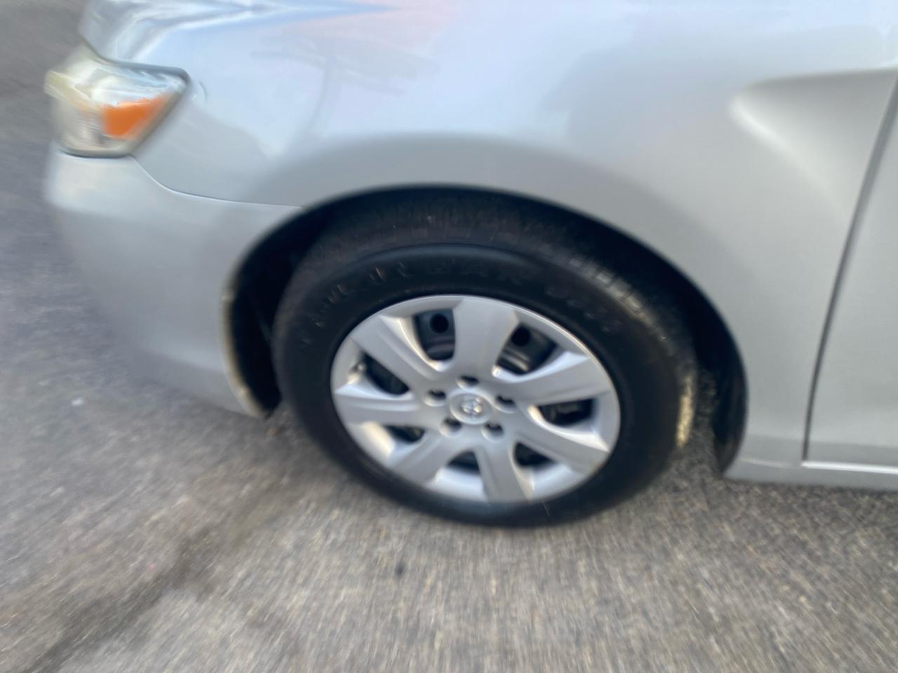 Toyota Camry Base 6-Spd AT 2011