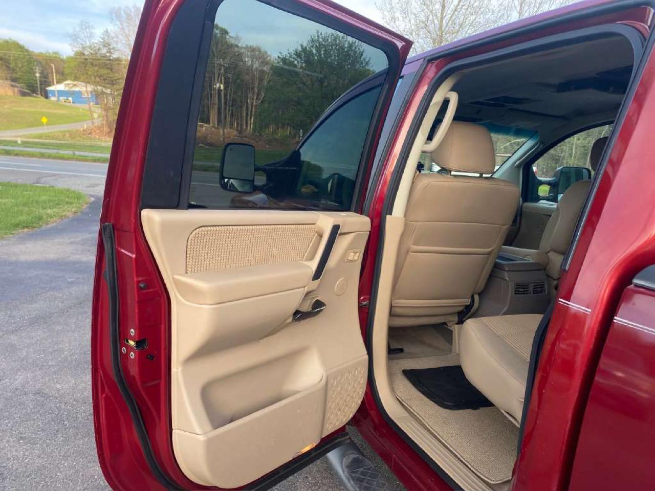 Nissan Titan LE Crew Cab 4WD LWB 2008