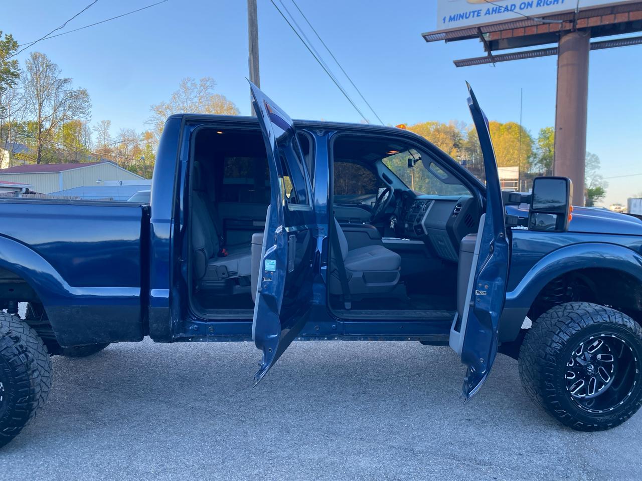 Ford F-250 SD XLT Crew Cab Long Bed 4WD 2016